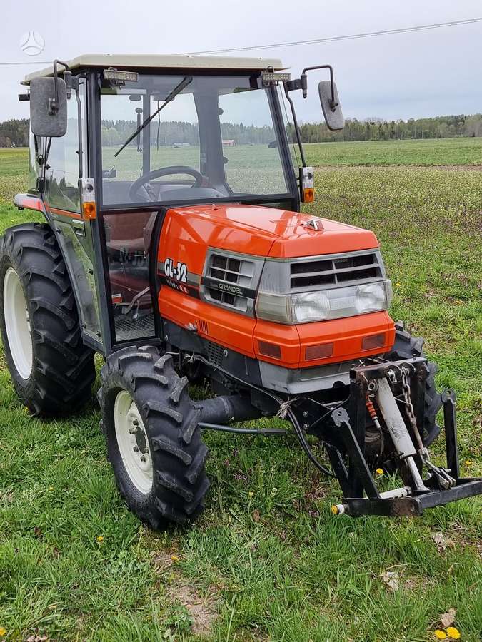 Kubota GL 32, тракторы