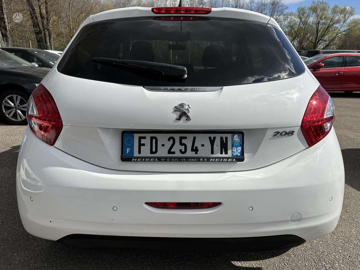 Peugeot 208, 1.2 l., hatchback