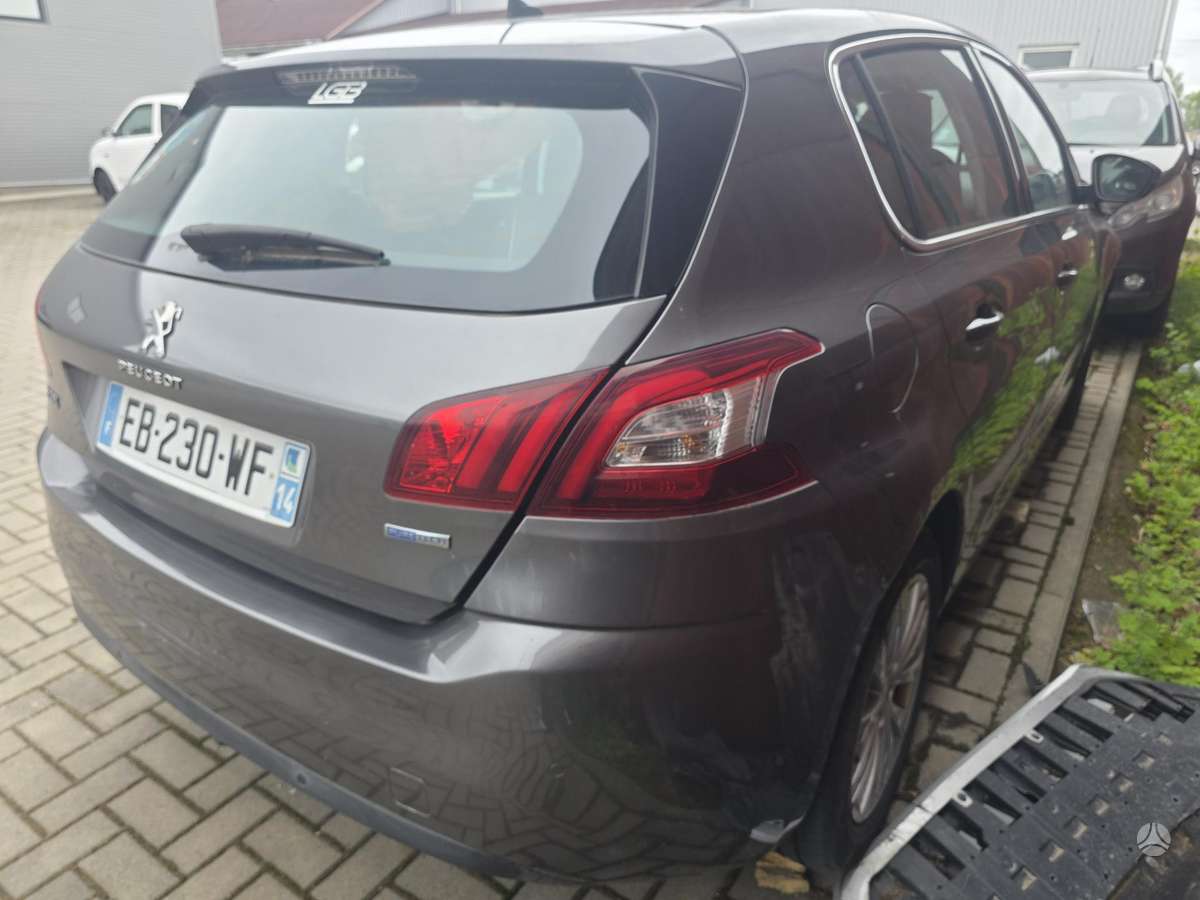 Peugeot 308 - 1