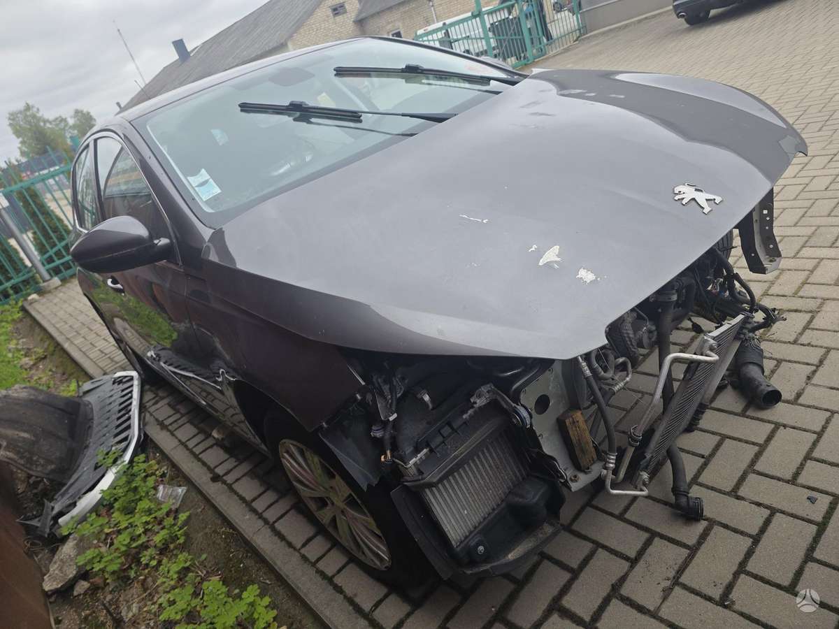 Peugeot 308, 1.2 l., hatchback