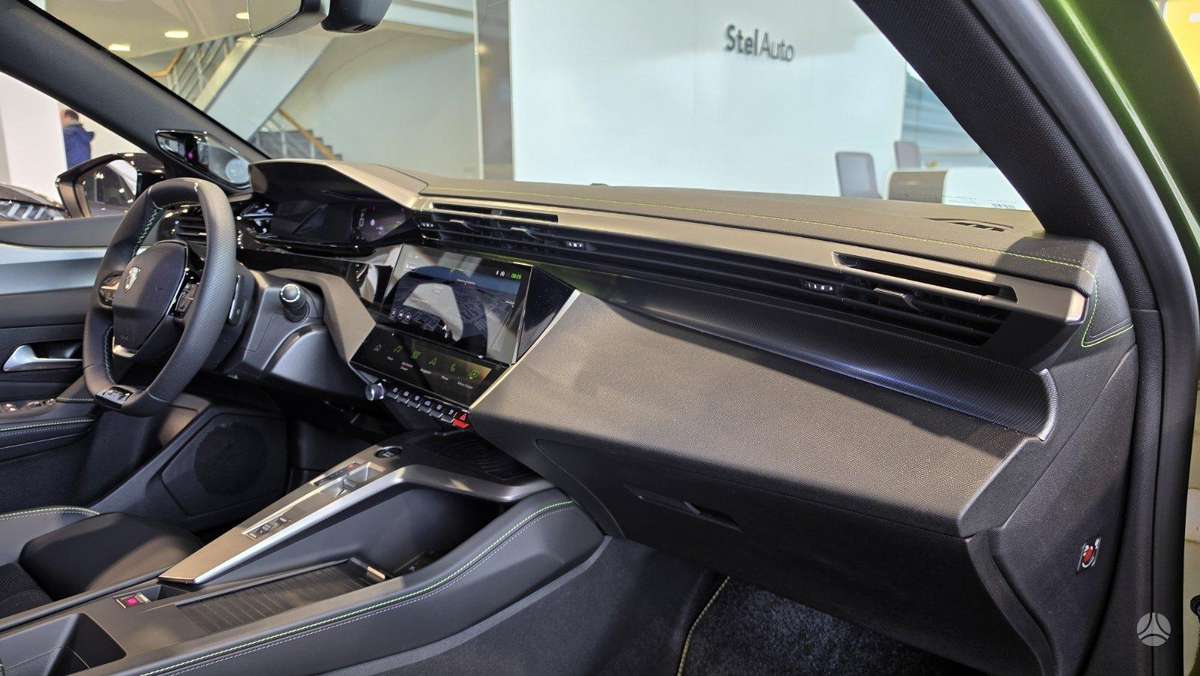 Peugeot 408 - 12