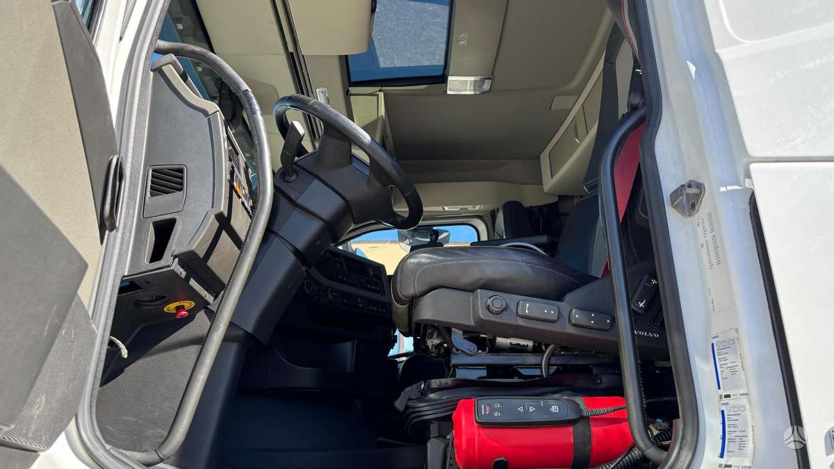 Volvo FH540, самосвалы
