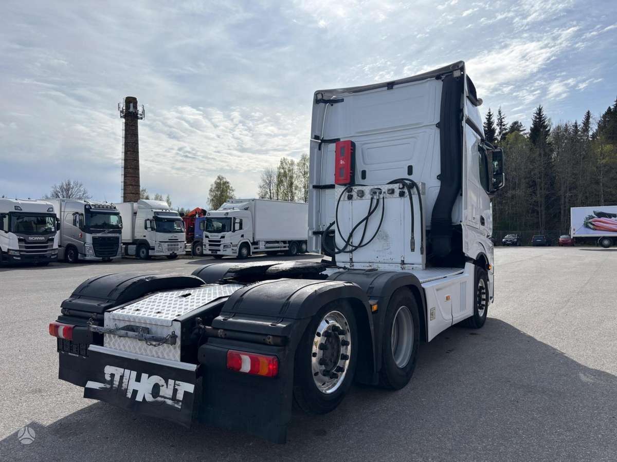 Mercedes-Benz ACTROS 2553, single sleeper