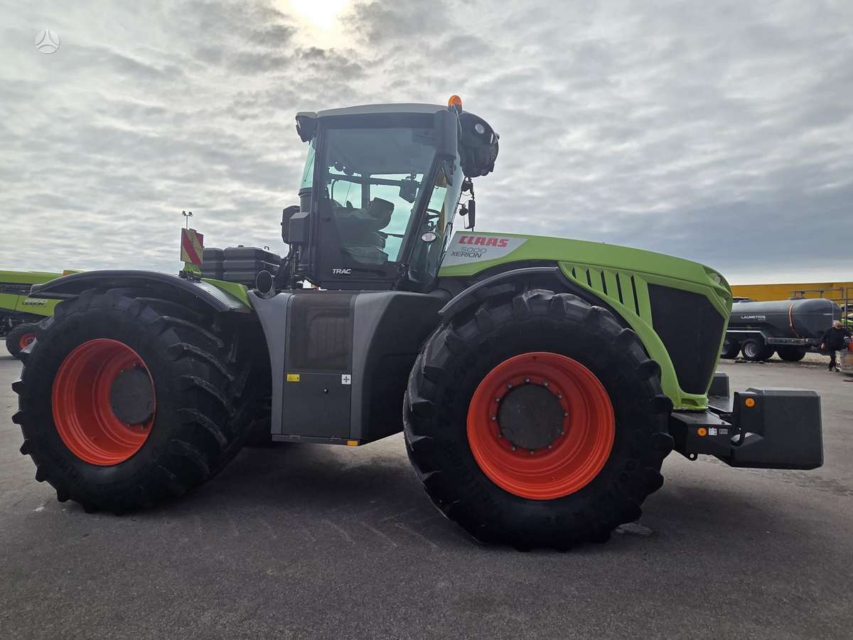 Claas Xerion 5000, traktori