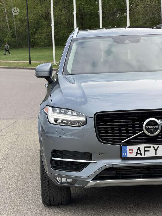 Volvo XC90 - 9