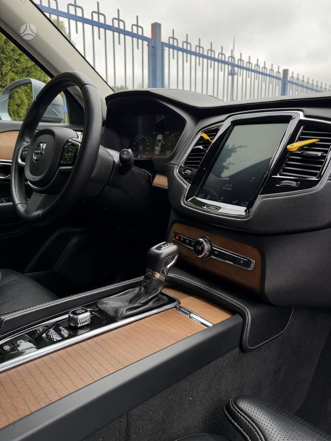 Volvo XC90 - 11