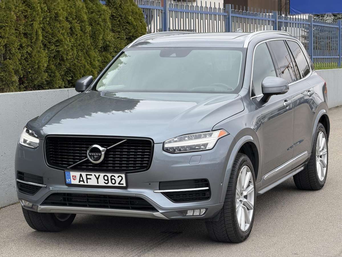 Volvo XC90 - 1