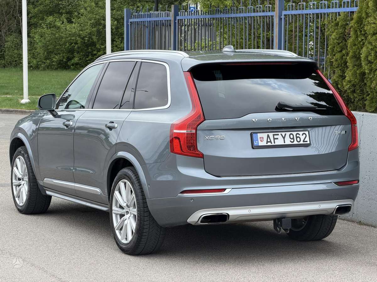 Volvo XC90 - 2