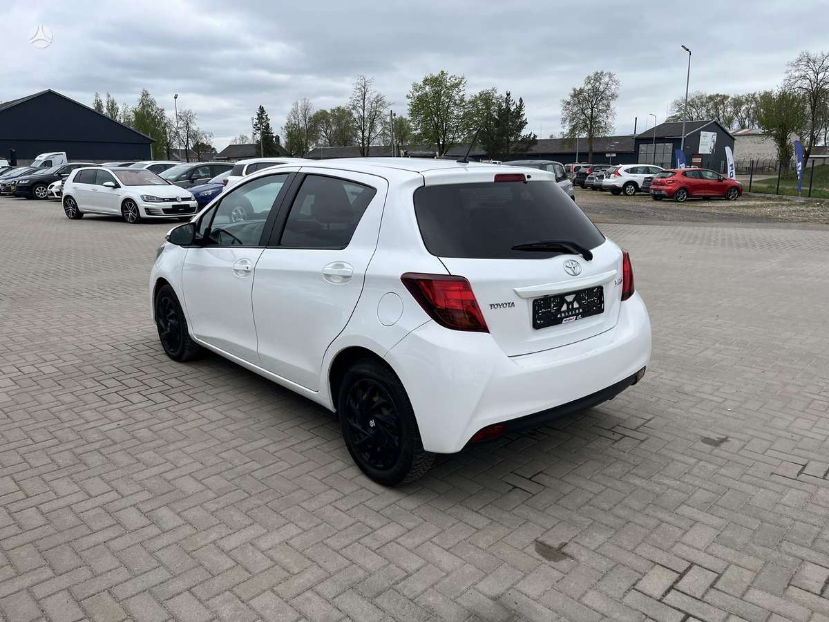 Toyota Yaris, 1.0 l., hatchback