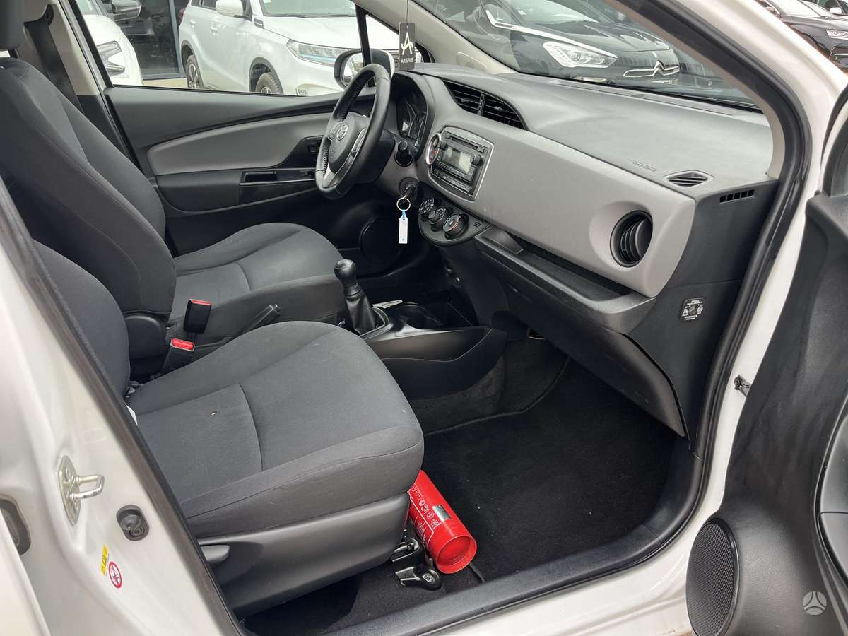 Toyota Yaris, 1.0 l., hatchback