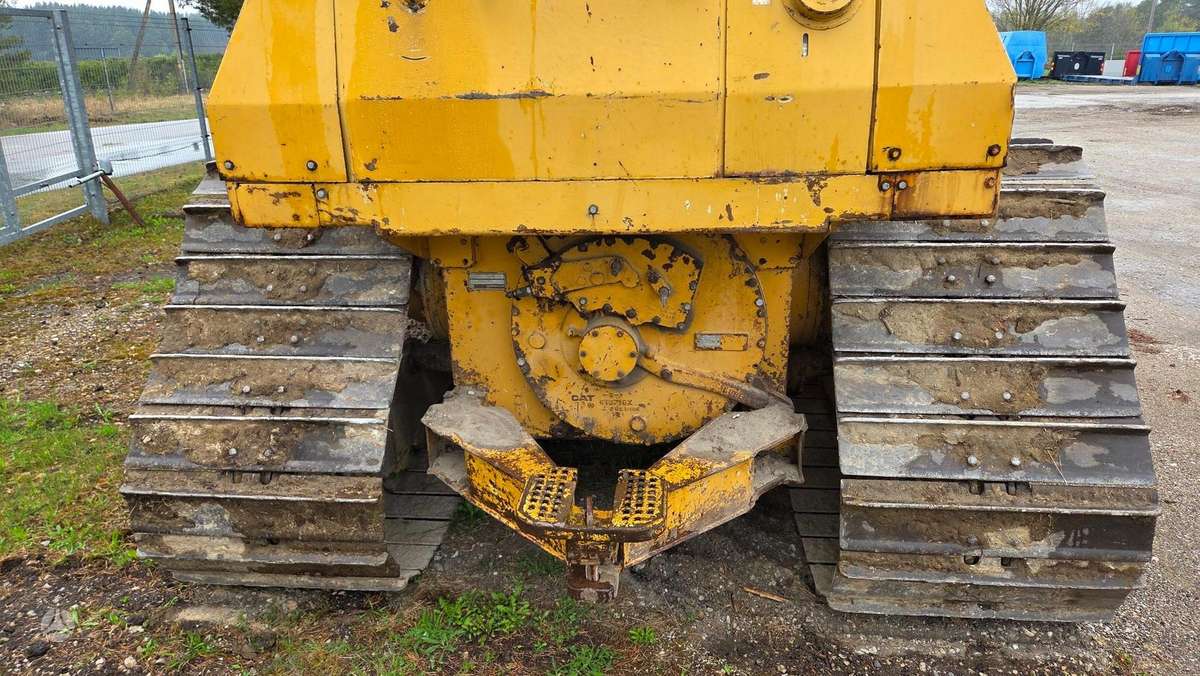Caterpillar D4H, buldozeriai