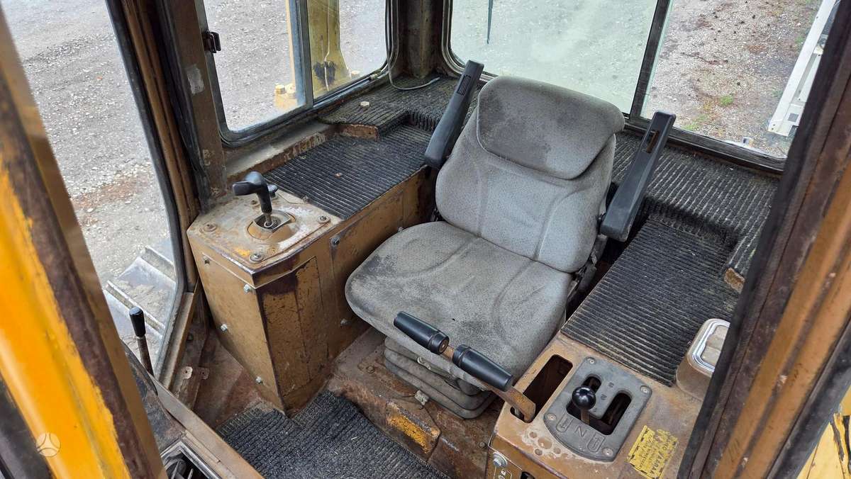 Caterpillar D4H, bulldozer