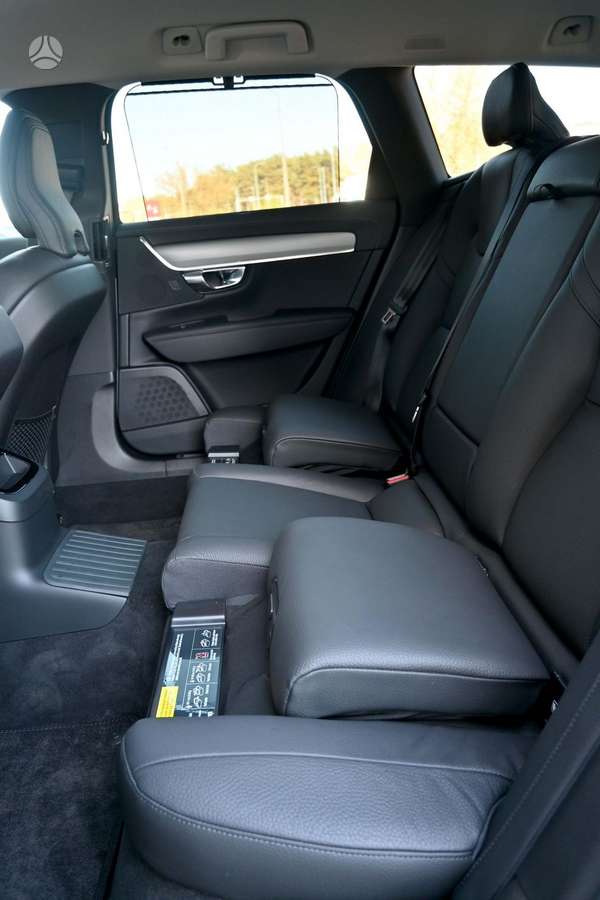 Volvo V90, Универсал