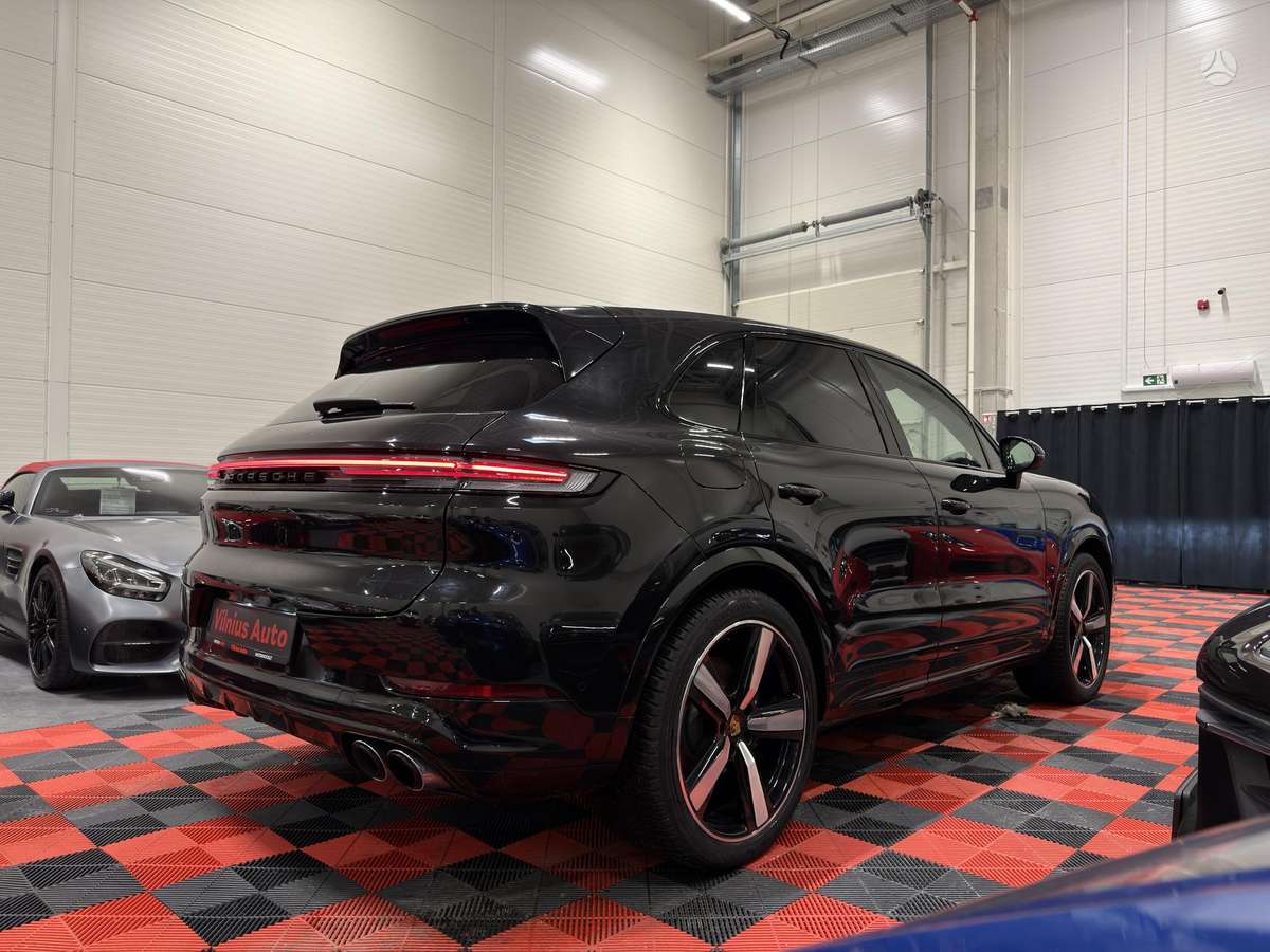 Porsche Cayenne - 4