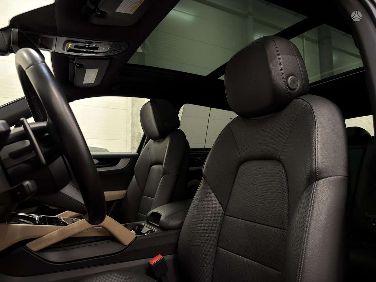 Porsche Cayenne - 12