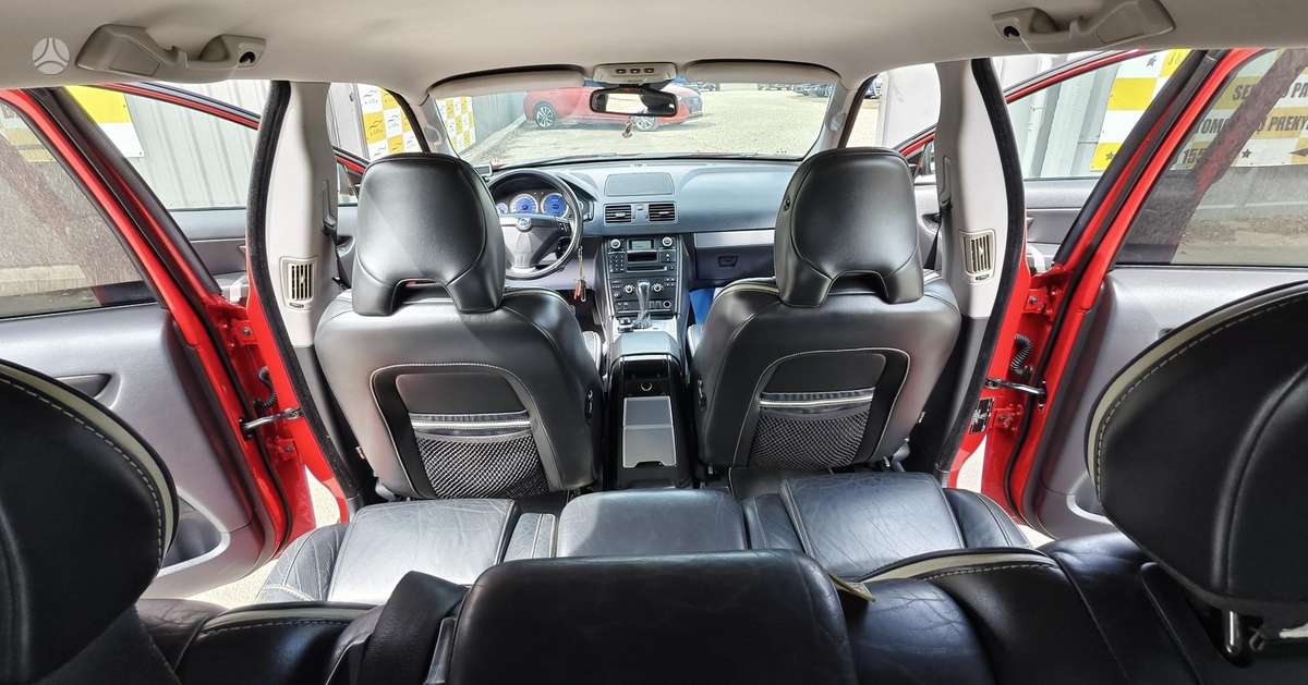 Volvo XC90, 2.4 l., off-road / crossover