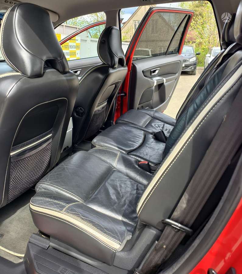 Volvo XC90, 2.4 l., off-road / crossover