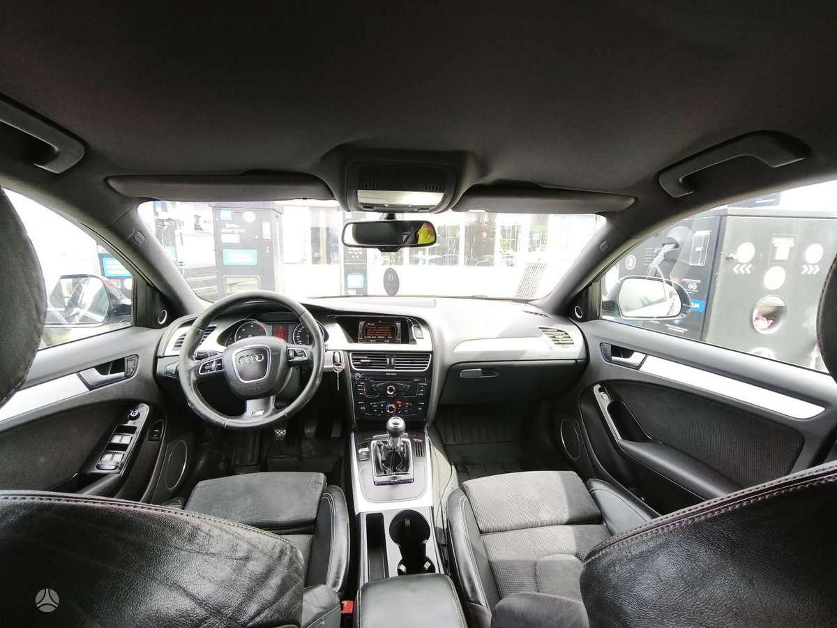 Audi A4, 2.0 l., Седан