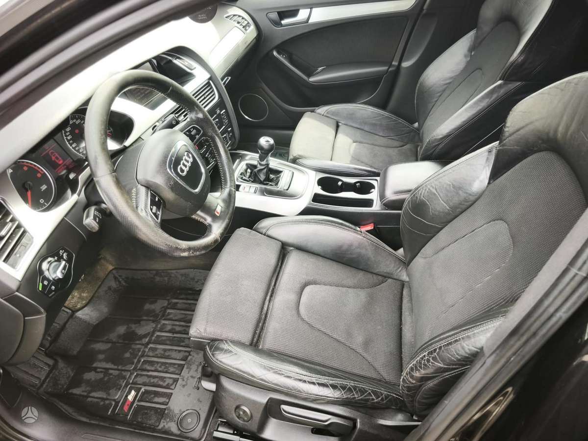Audi A4, 2.0 l., Седан