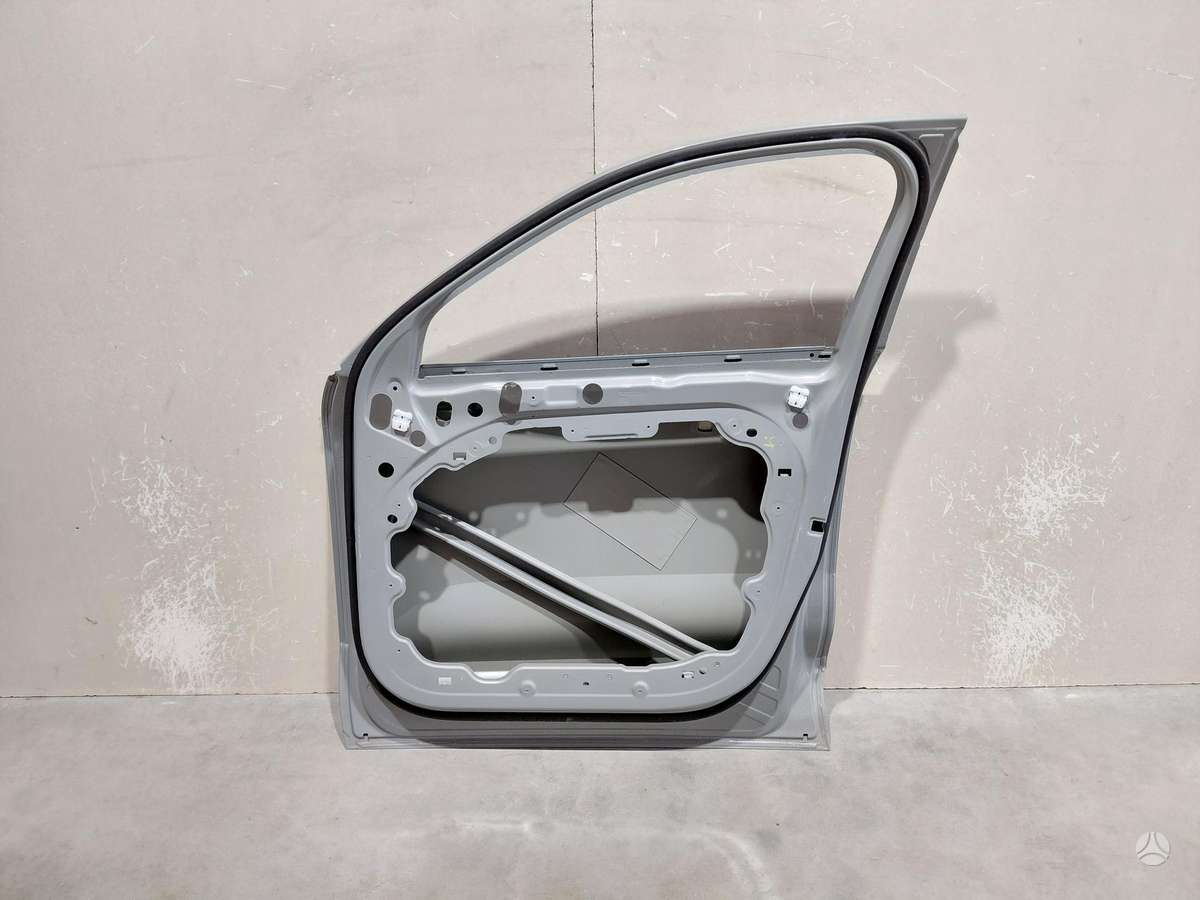 Volvo XC40 двери