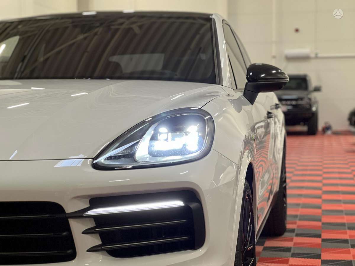 Porsche Cayenne Coupe - 8
