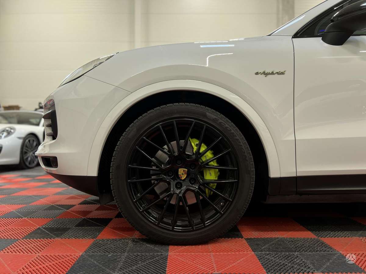 Porsche Cayenne Coupe - 11