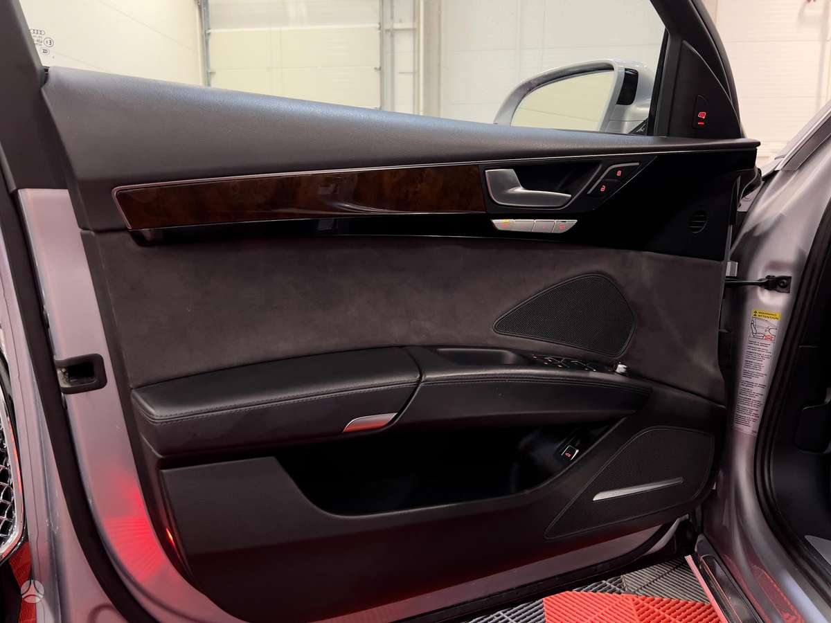 Audi A8, 3.0 l., Лимузин