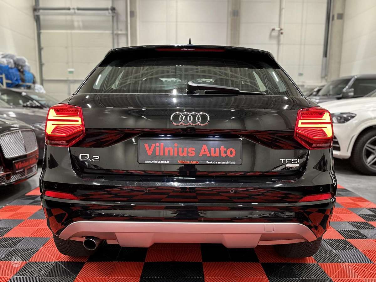 Audi Q2, 1.0 l., off-road / crossover