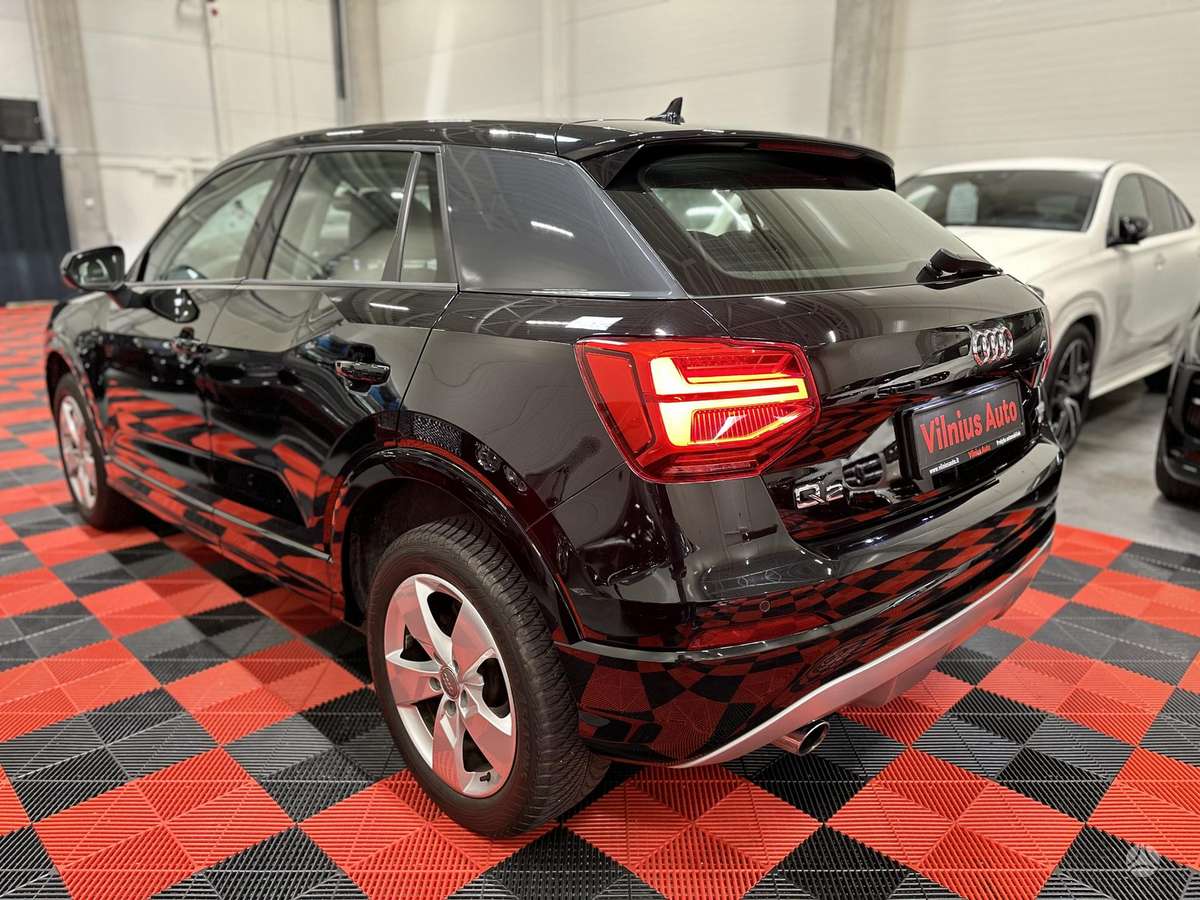 Audi Q2, 1.0 l., off-road / crossover