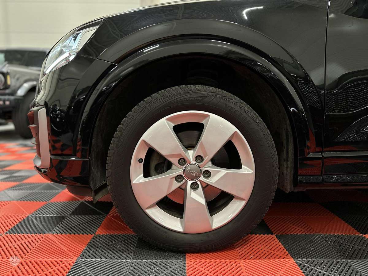 Audi Q2, 1.0 l., off-road / crossover
