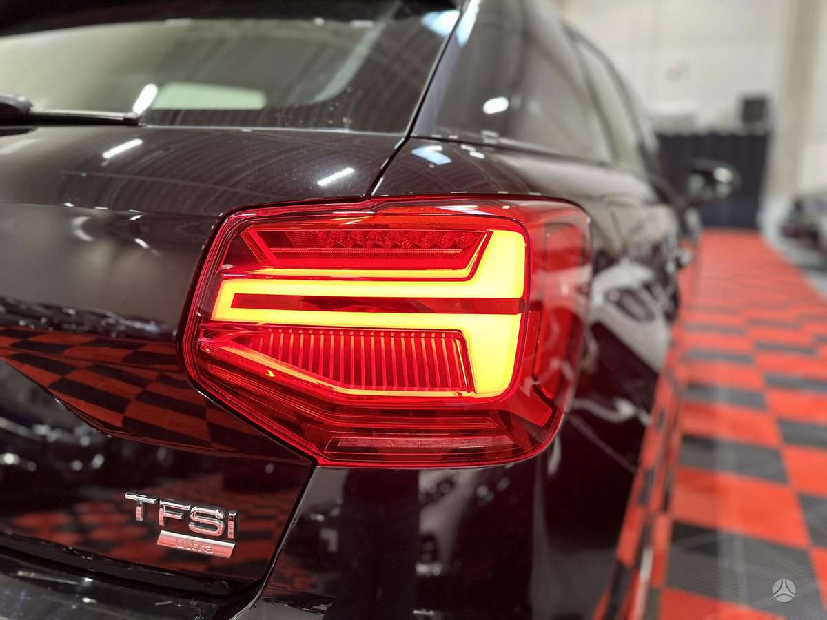 Audi Q2, 1.0 l., off-road / crossover