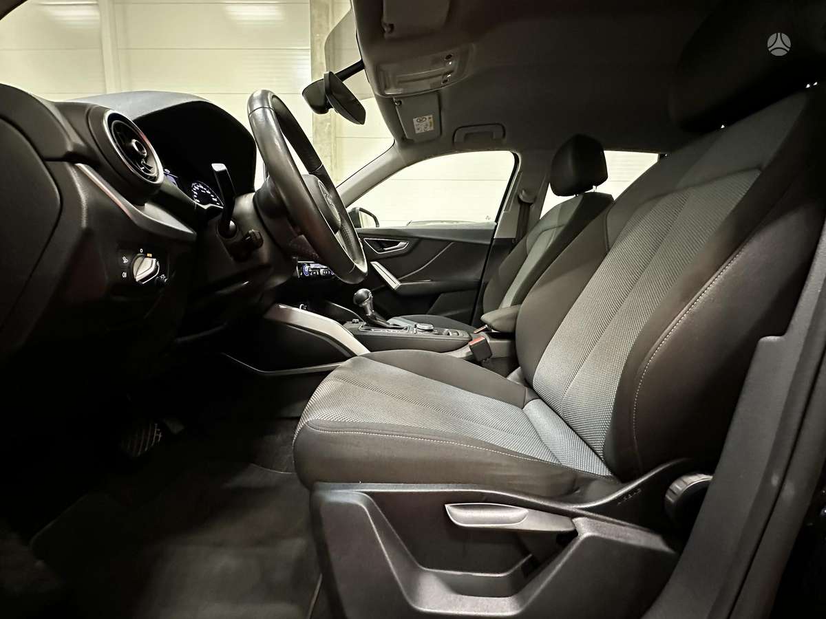 Audi Q2, 1.0 l., off-road / crossover