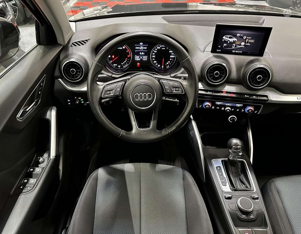 Audi Q2, 1.0 l., off-road / crossover
