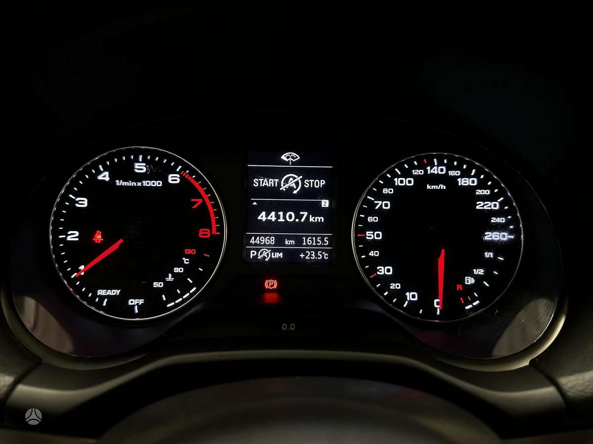 Audi Q2, 1.0 l., off-road / crossover