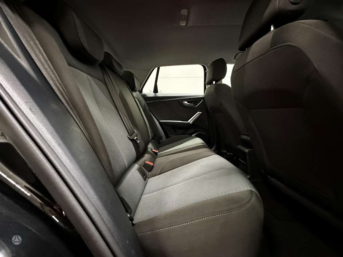 Audi Q2, 1.0 l., off-road / crossover
