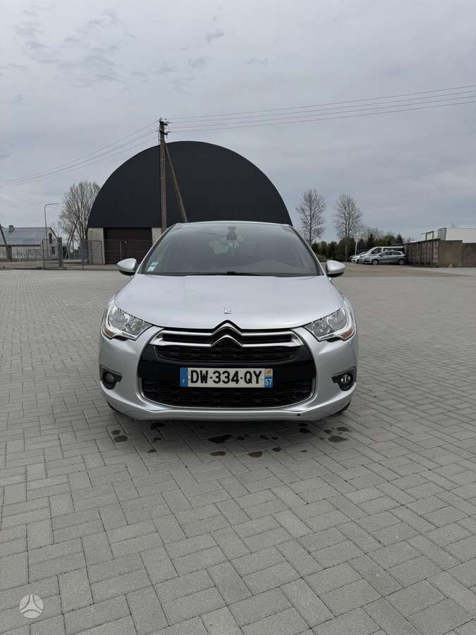 Citroen DS4, 1.6 l., hatchback