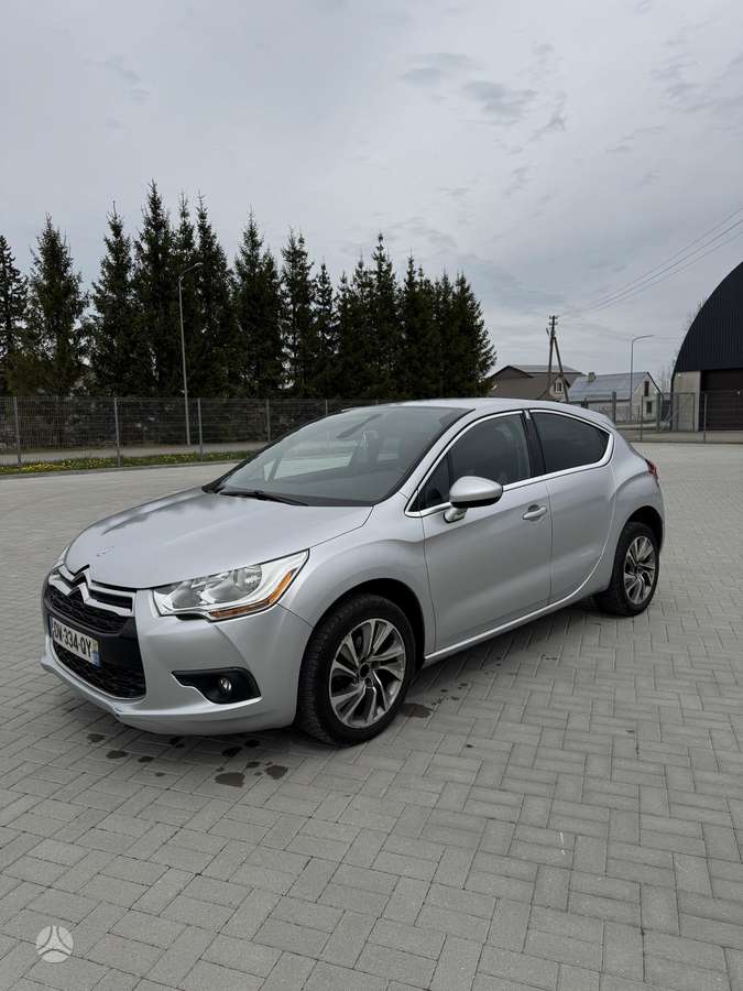 Citroen DS4, 1.6 l., hatchback