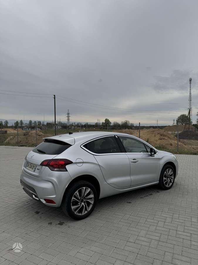 Citroen DS4, 1.6 l., hatchback