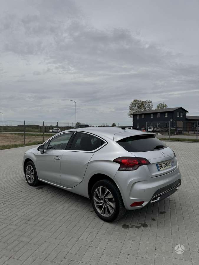 Citroen DS4, 1.6 l., hatchback
