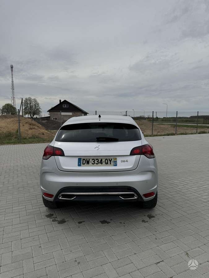 Citroen DS4, 1.6 l., hatchback