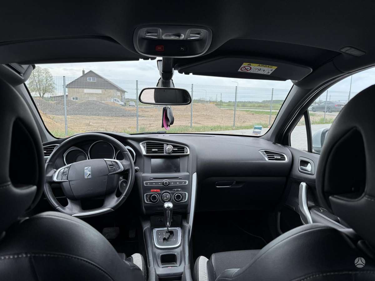 Citroen DS4, 1.6 l., hatchback
