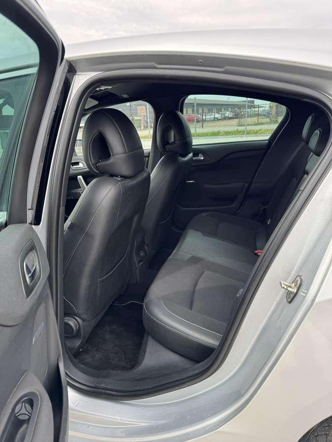 Citroen DS4, 1.6 l., hatchback