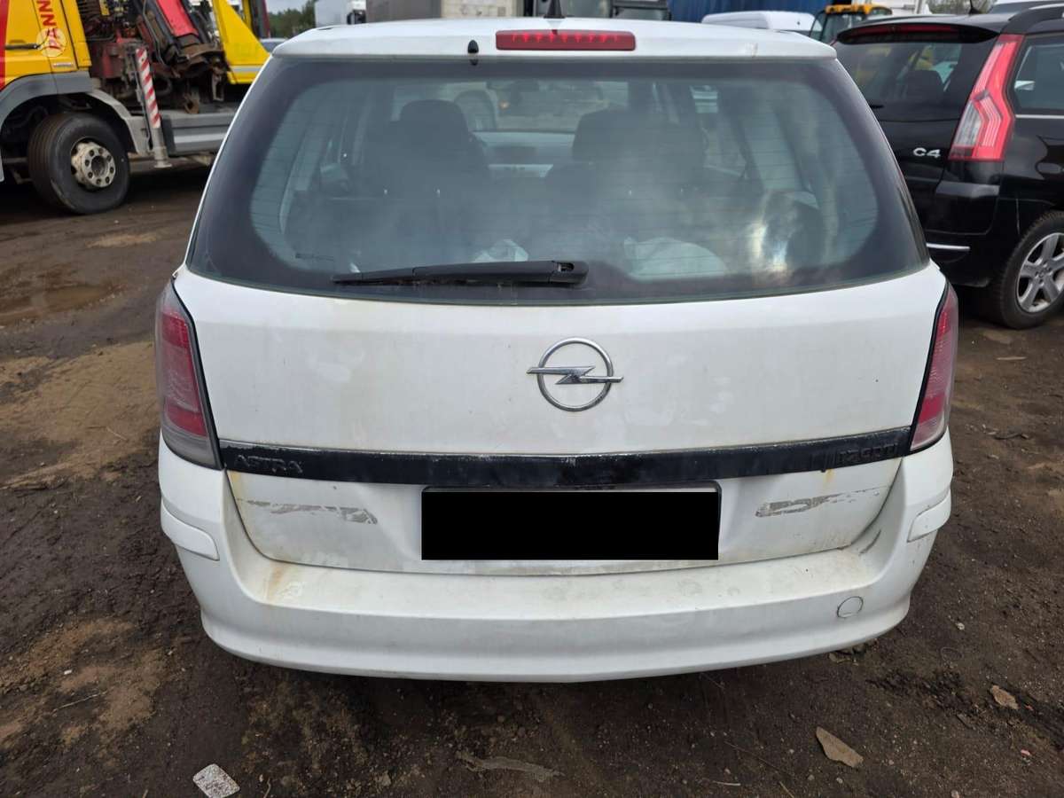 Opel Astra dalimis
