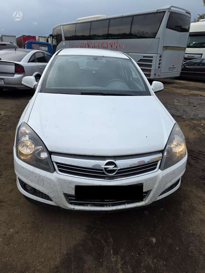 Opel Astra dalimis