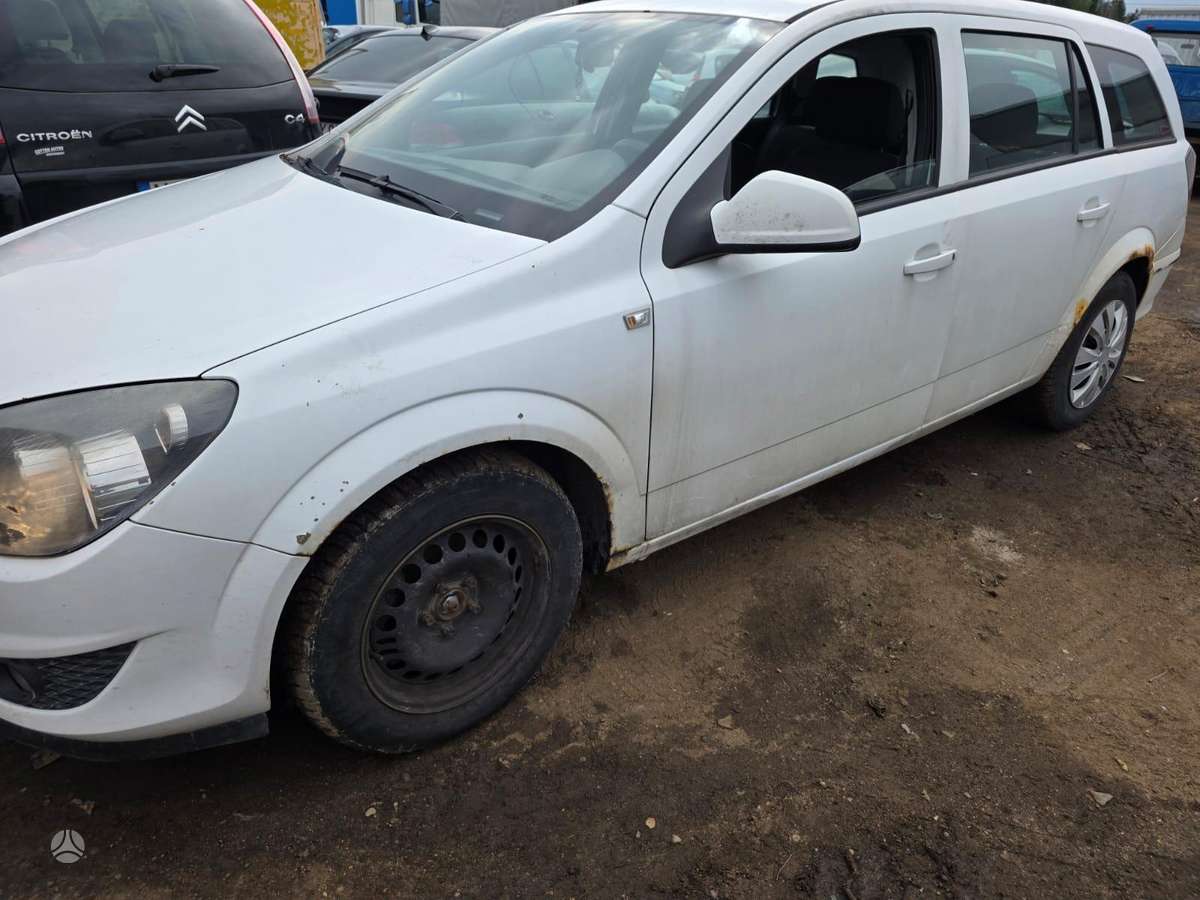 Opel Astra dalimis