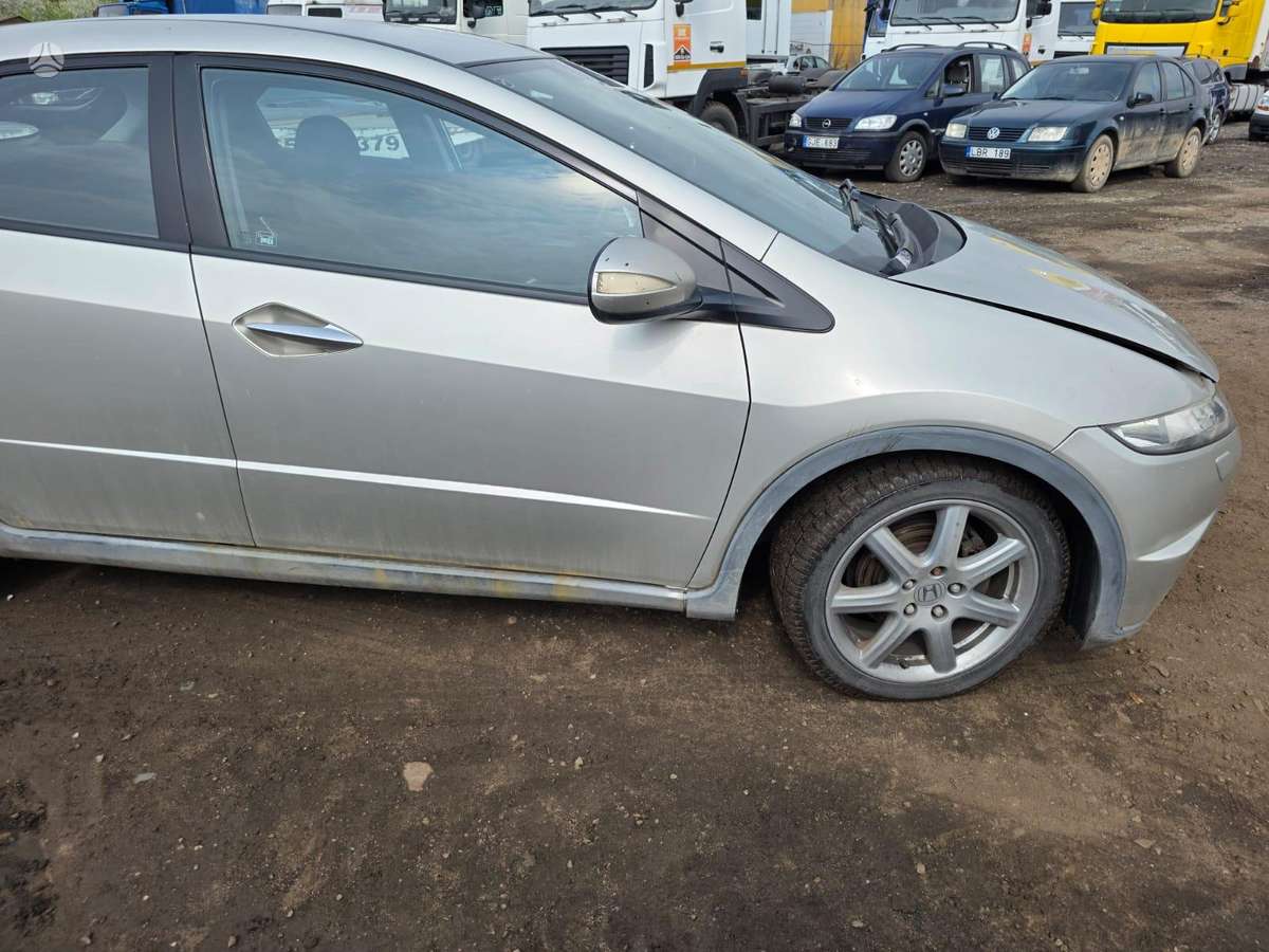 Honda Civic dalimis