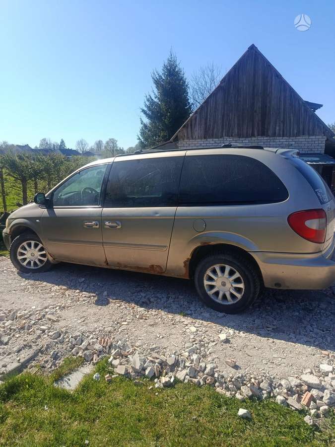 Chrysler Town & Country Yra visos dalys
