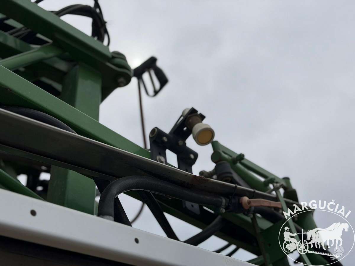 Amazone UX 3200, 3200 ltr, 28 m, sprayers