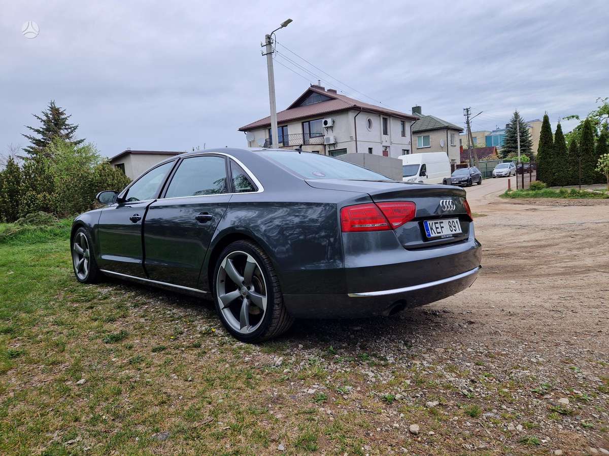 Audi A8, 4.0 l., Седан