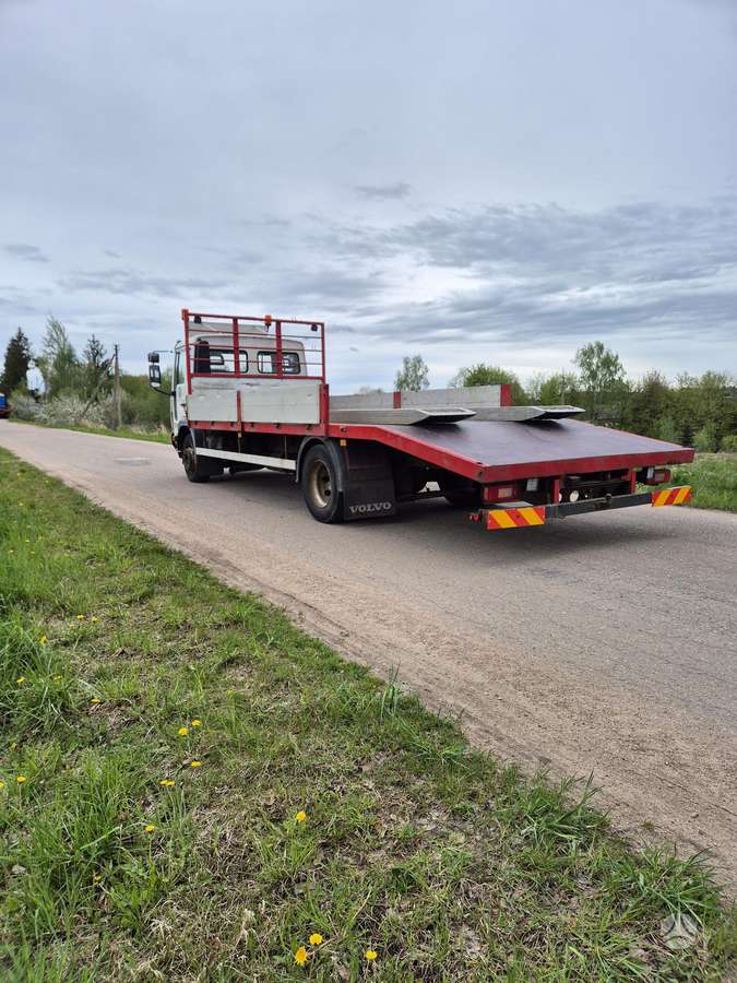 Volvo FL180, auto transporters